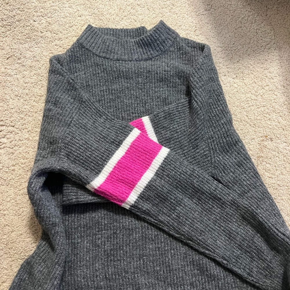 Grey Sweater With Color Block On Arm - image 4